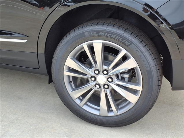 new 2025 Cadillac XT5 car, priced at $56,190