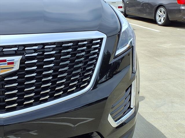 new 2025 Cadillac XT5 car, priced at $56,190