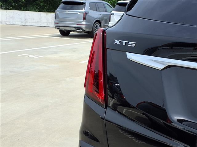 new 2025 Cadillac XT5 car, priced at $56,190