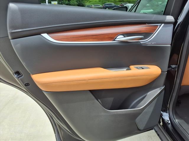 new 2025 Cadillac XT5 car, priced at $56,190