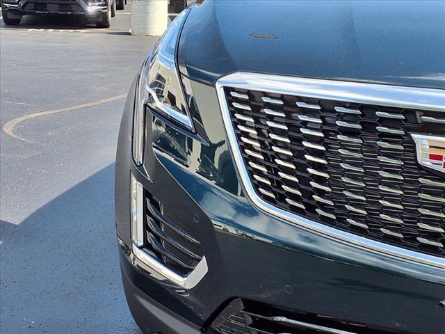 new 2025 Cadillac XT5 car, priced at $56,915