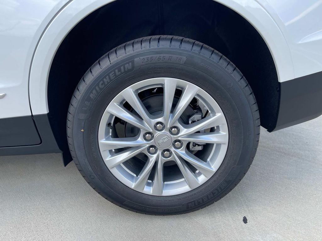 new 2025 Cadillac XT5 car, priced at $47,015
