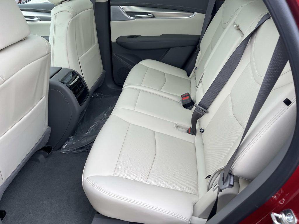 new 2025 Cadillac XT5 car, priced at $57,790
