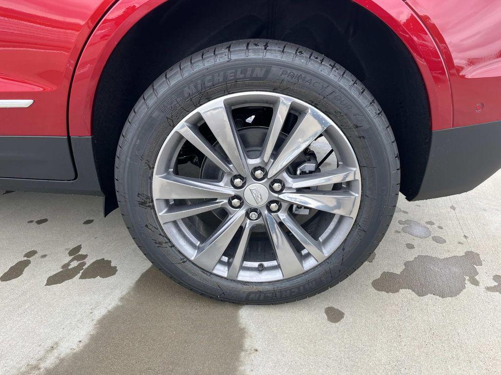 new 2025 Cadillac XT5 car, priced at $57,790