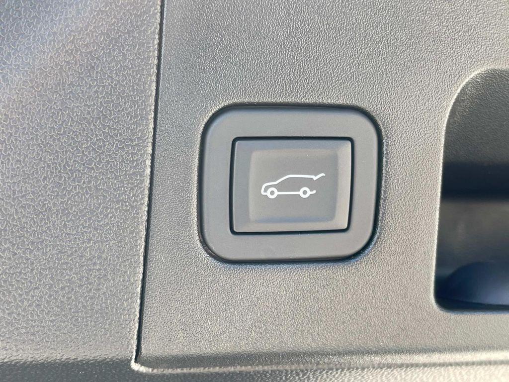 new 2025 Cadillac XT5 car, priced at $55,565