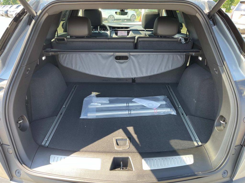 new 2025 Cadillac XT5 car, priced at $55,565