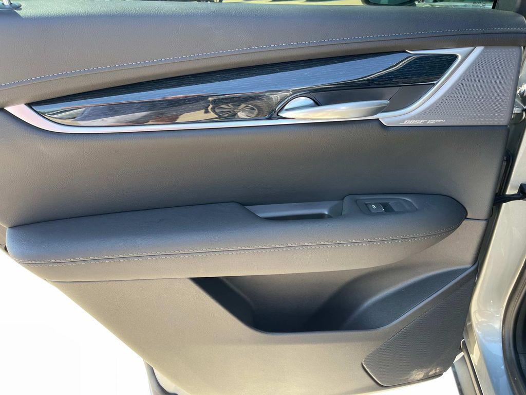 new 2025 Cadillac XT5 car, priced at $55,565