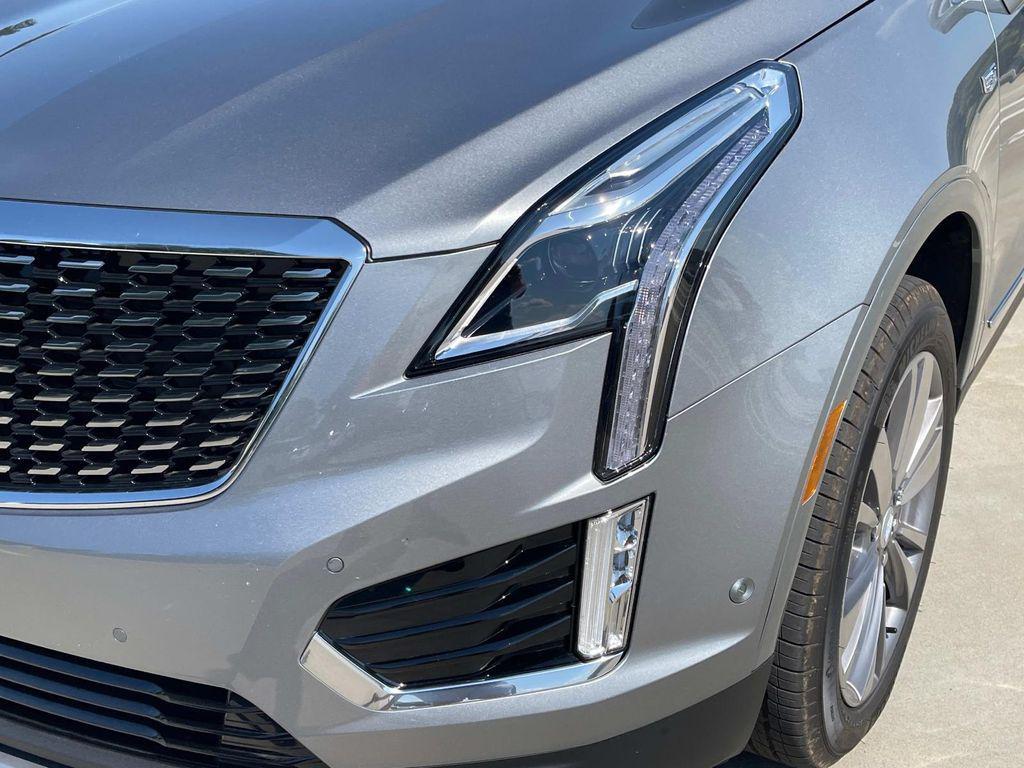 new 2025 Cadillac XT5 car, priced at $55,565