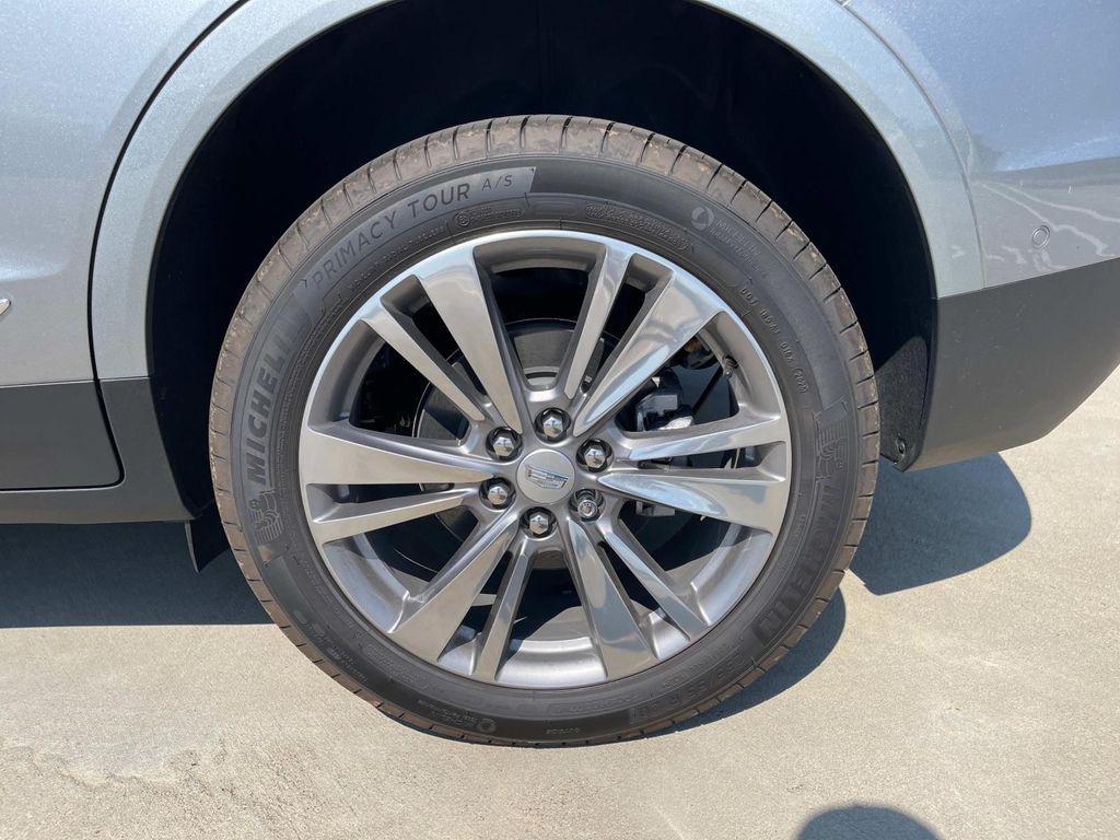 new 2025 Cadillac XT5 car, priced at $55,565