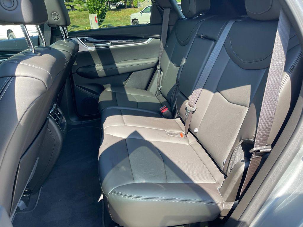 new 2025 Cadillac XT5 car, priced at $55,565