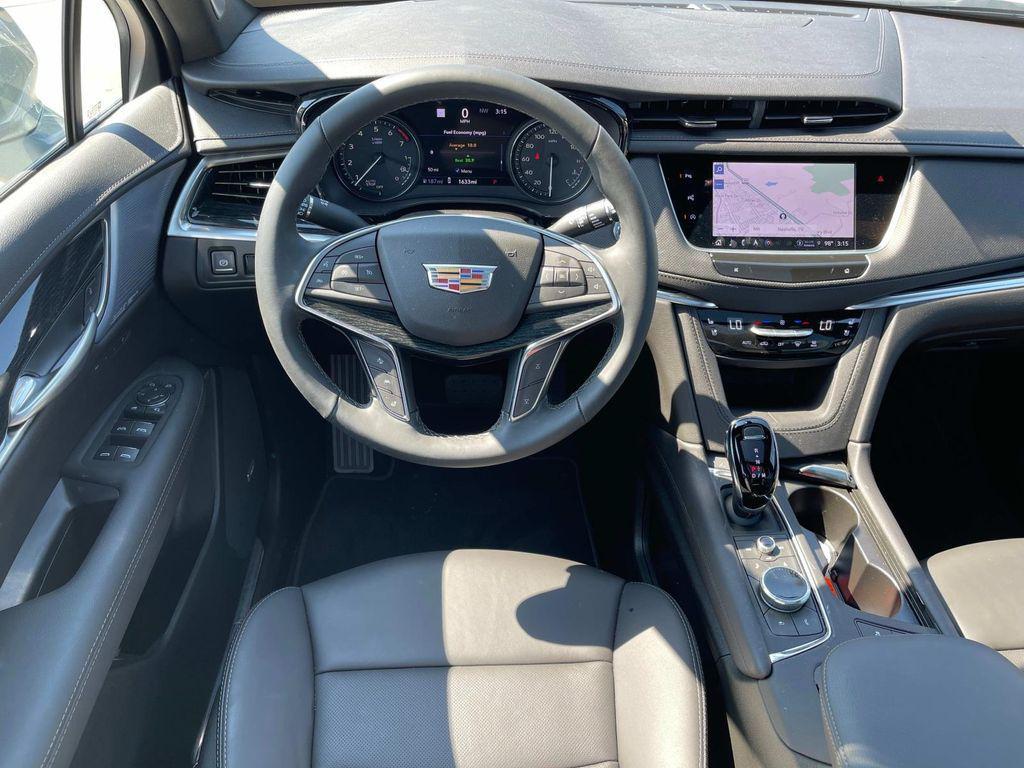 new 2025 Cadillac XT5 car, priced at $55,565