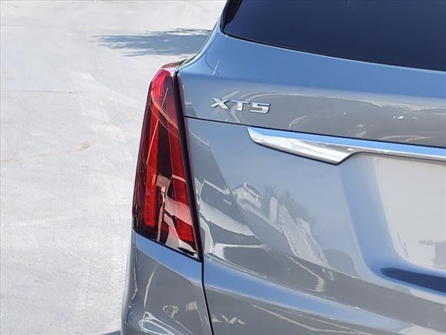 new 2025 Cadillac XT5 car, priced at $45,690