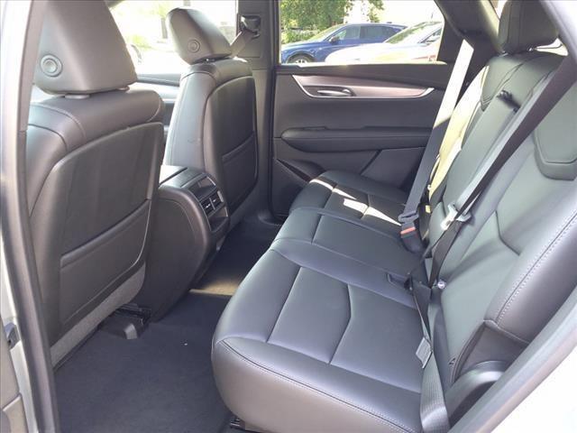 new 2025 Cadillac XT5 car, priced at $45,690