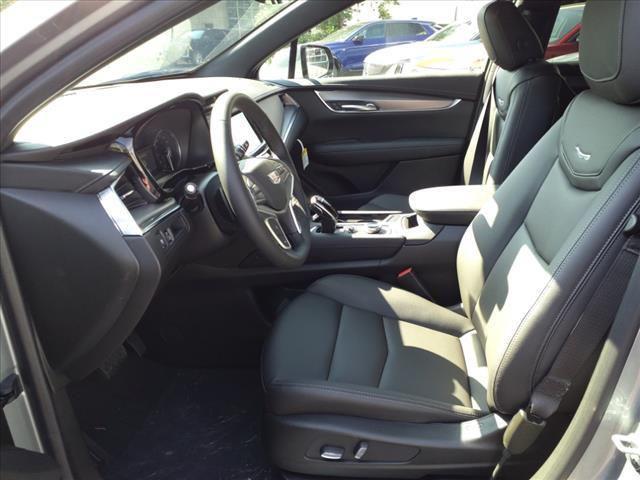 new 2025 Cadillac XT5 car, priced at $45,690
