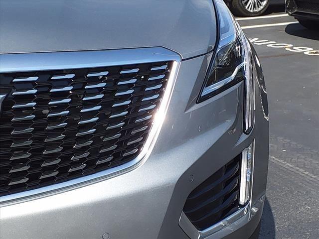 new 2025 Cadillac XT5 car, priced at $45,690