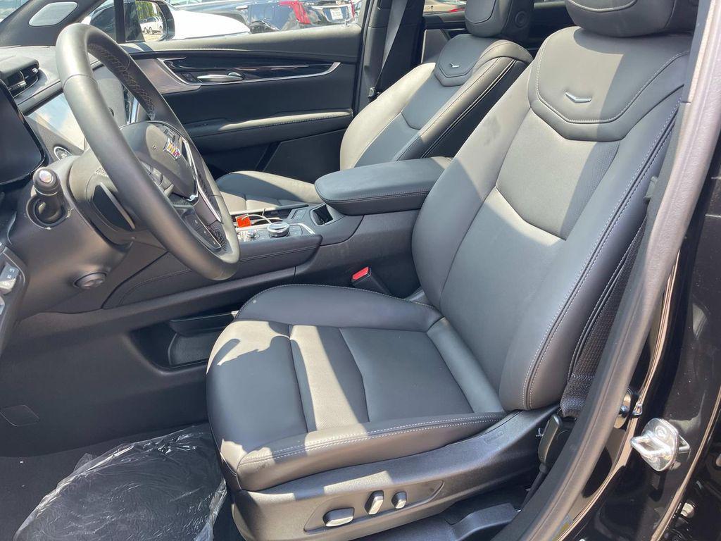 new 2025 Cadillac XT5 car, priced at $56,190