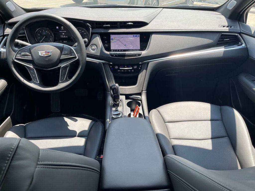 new 2025 Cadillac XT5 car, priced at $56,190