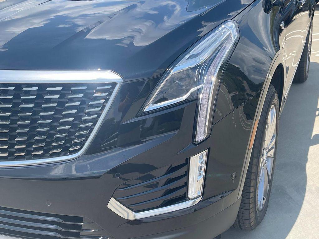 new 2025 Cadillac XT5 car, priced at $56,190