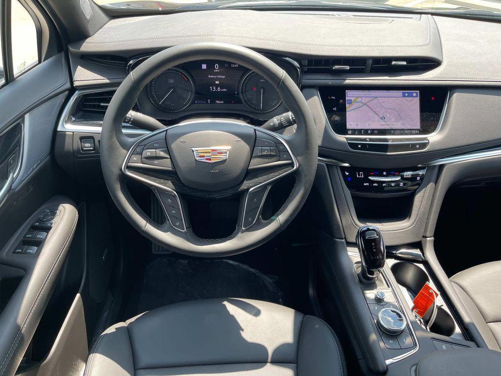 new 2025 Cadillac XT5 car, priced at $56,190