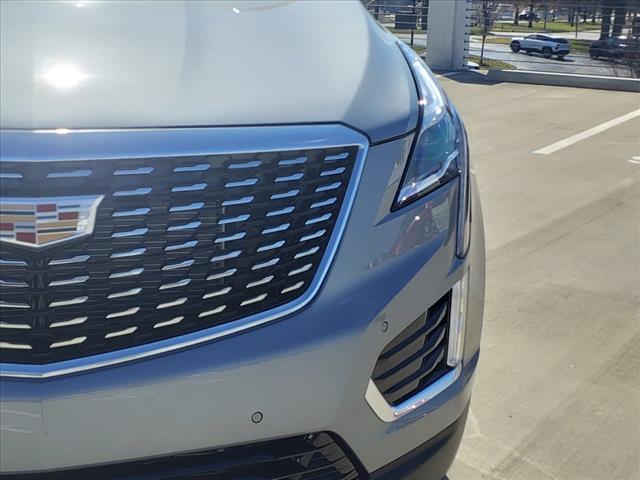 new 2025 Cadillac XT5 car, priced at $52,990