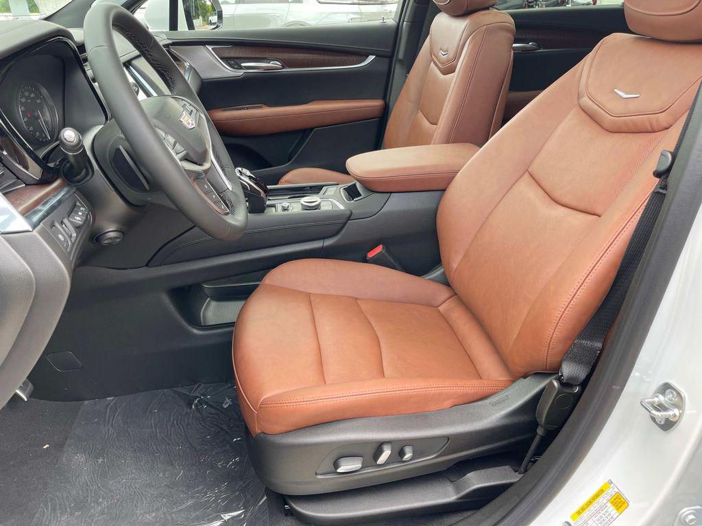new 2025 Cadillac XT5 car, priced at $65,435