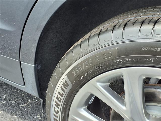 used 2020 Cadillac XT5 car, priced at $26,900