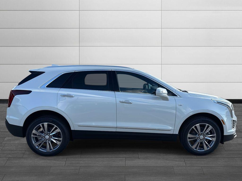 new 2025 Cadillac XT5 car, priced at $54,515