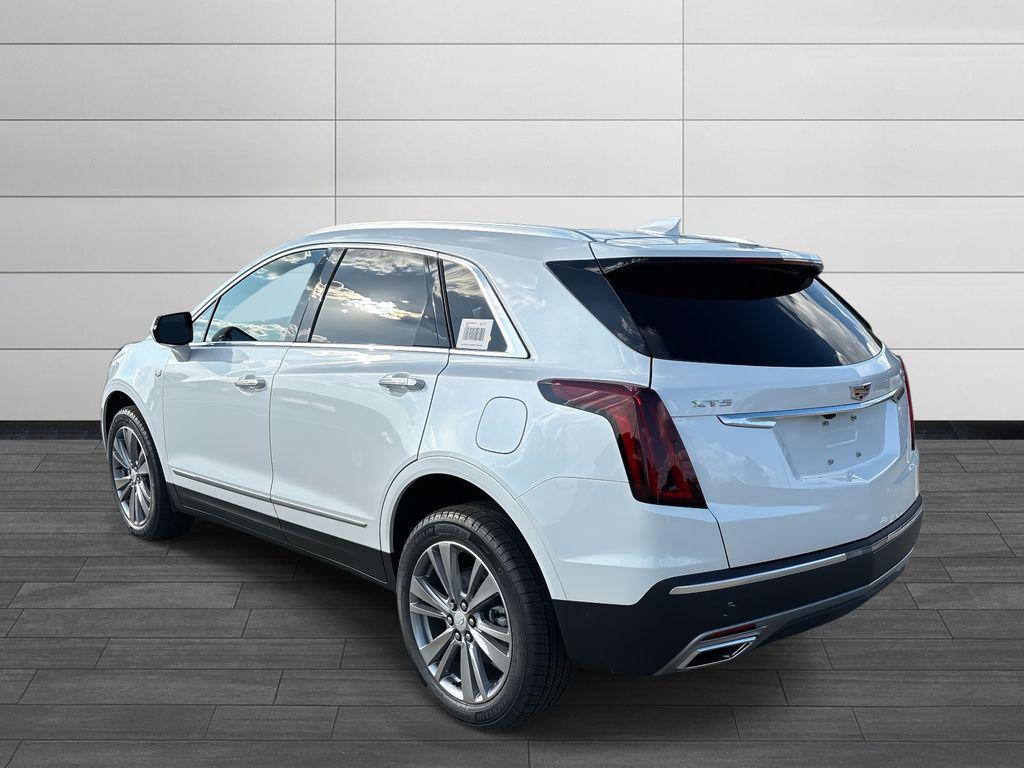 new 2025 Cadillac XT5 car, priced at $54,515