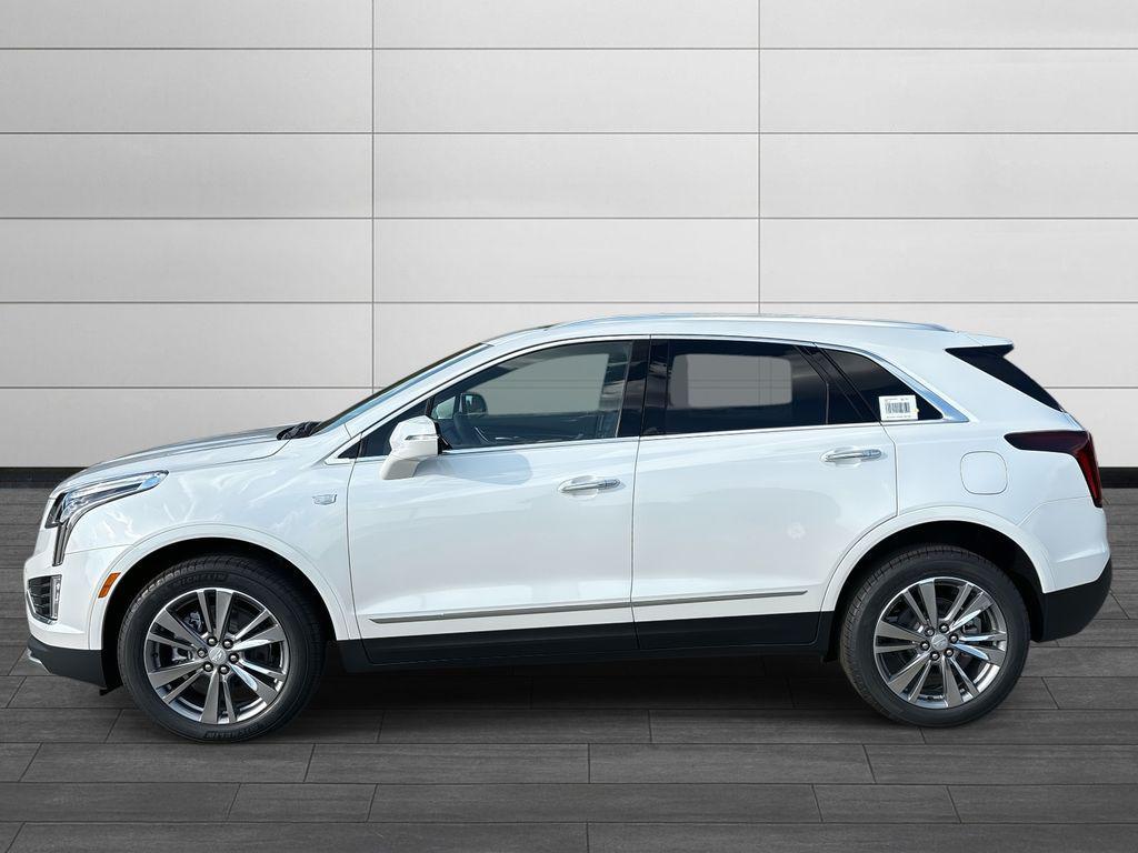 new 2025 Cadillac XT5 car, priced at $54,515