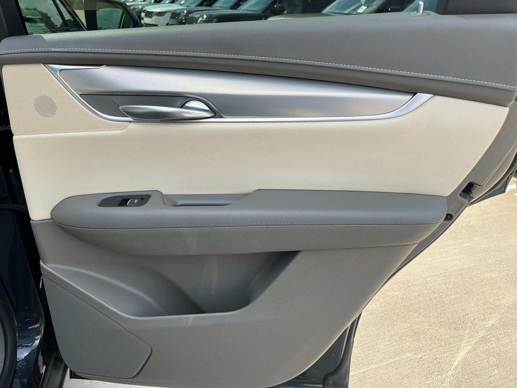 used 2018 Cadillac XT5 car, priced at $17,875