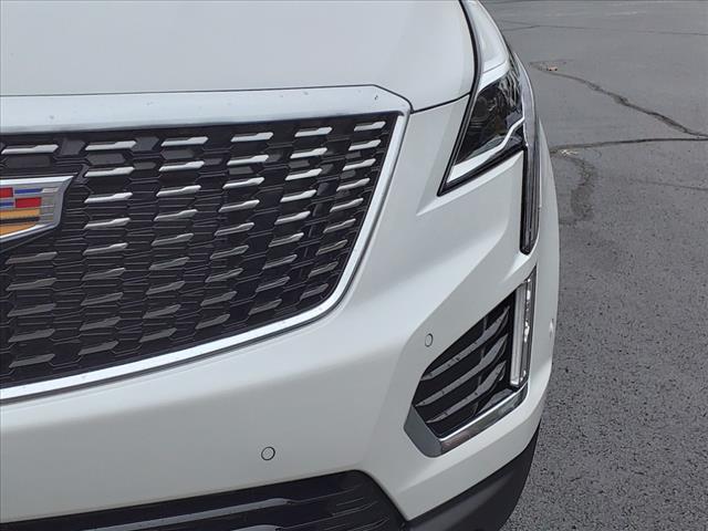 new 2025 Cadillac XT5 car, priced at $56,490