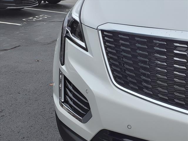 new 2025 Cadillac XT5 car, priced at $56,490