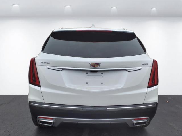 new 2025 Cadillac XT5 car, priced at $56,490