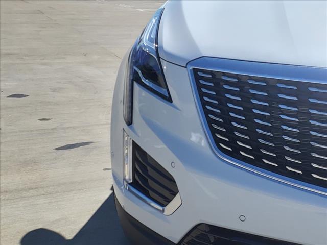 new 2025 Cadillac XT5 car, priced at $56,490