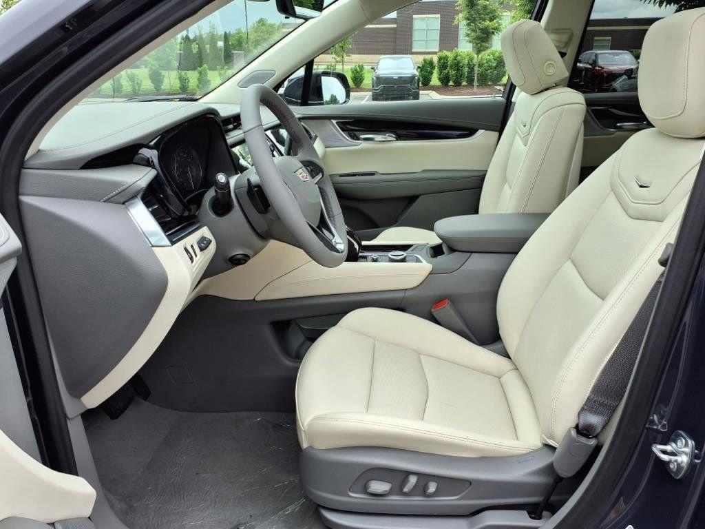 new 2025 Cadillac XT6 car, priced at $61,965
