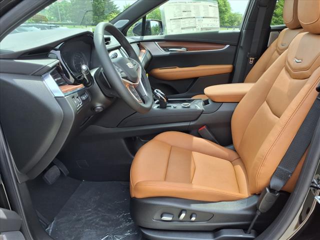 new 2025 Cadillac XT5 car, priced at $57,190