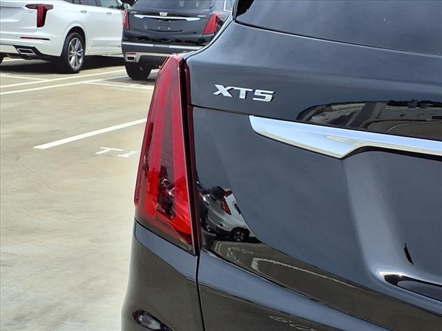 new 2025 Cadillac XT5 car, priced at $57,190
