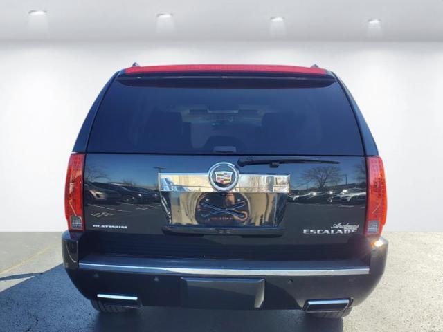 used 2013 Cadillac Escalade car, priced at $20,900