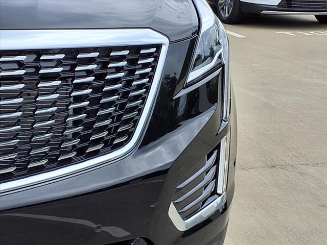 new 2025 Cadillac XT5 car, priced at $57,190