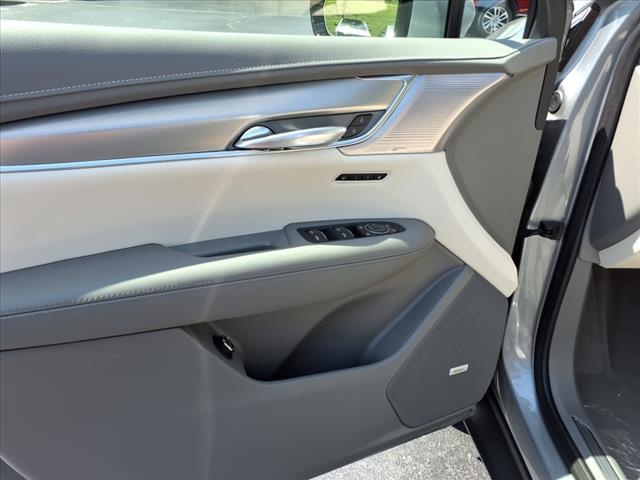 new 2025 Cadillac XT5 car, priced at $56,565