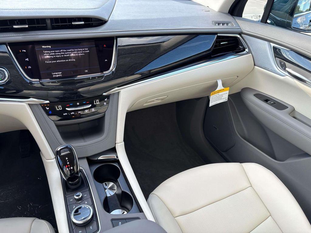 new 2025 Cadillac XT6 car, priced at $62,565