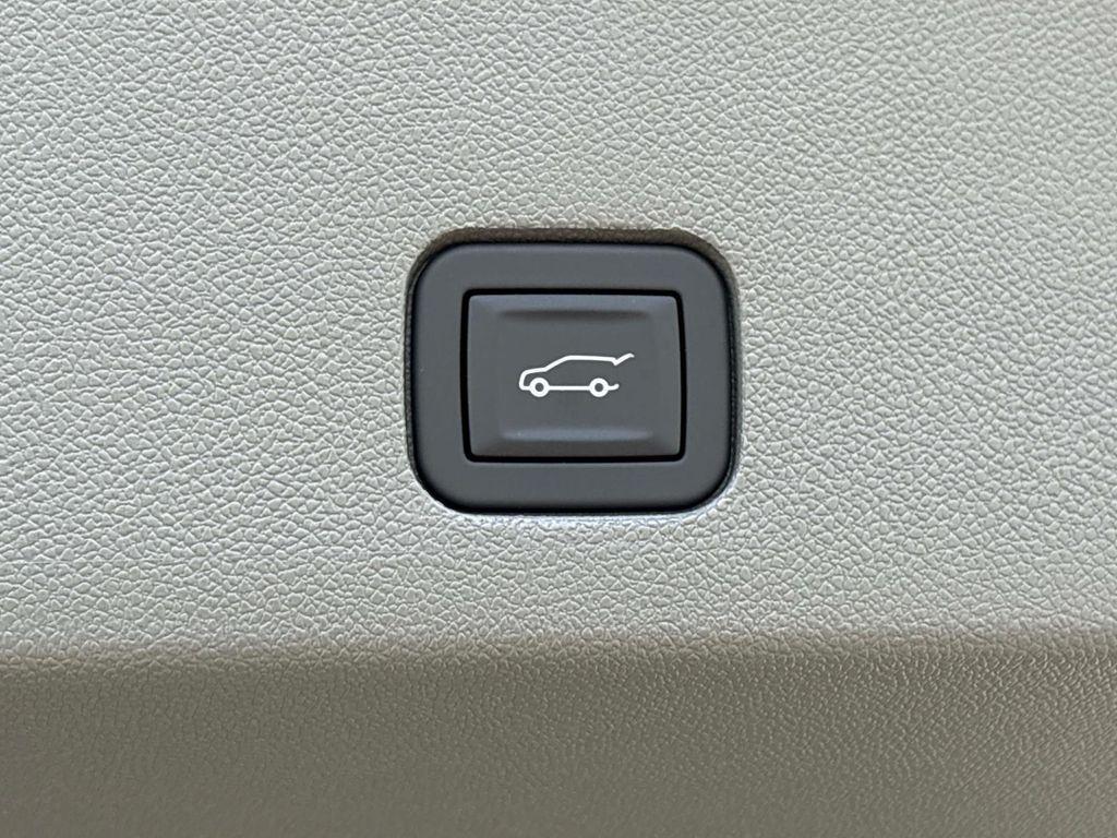 new 2025 Cadillac XT6 car, priced at $62,565