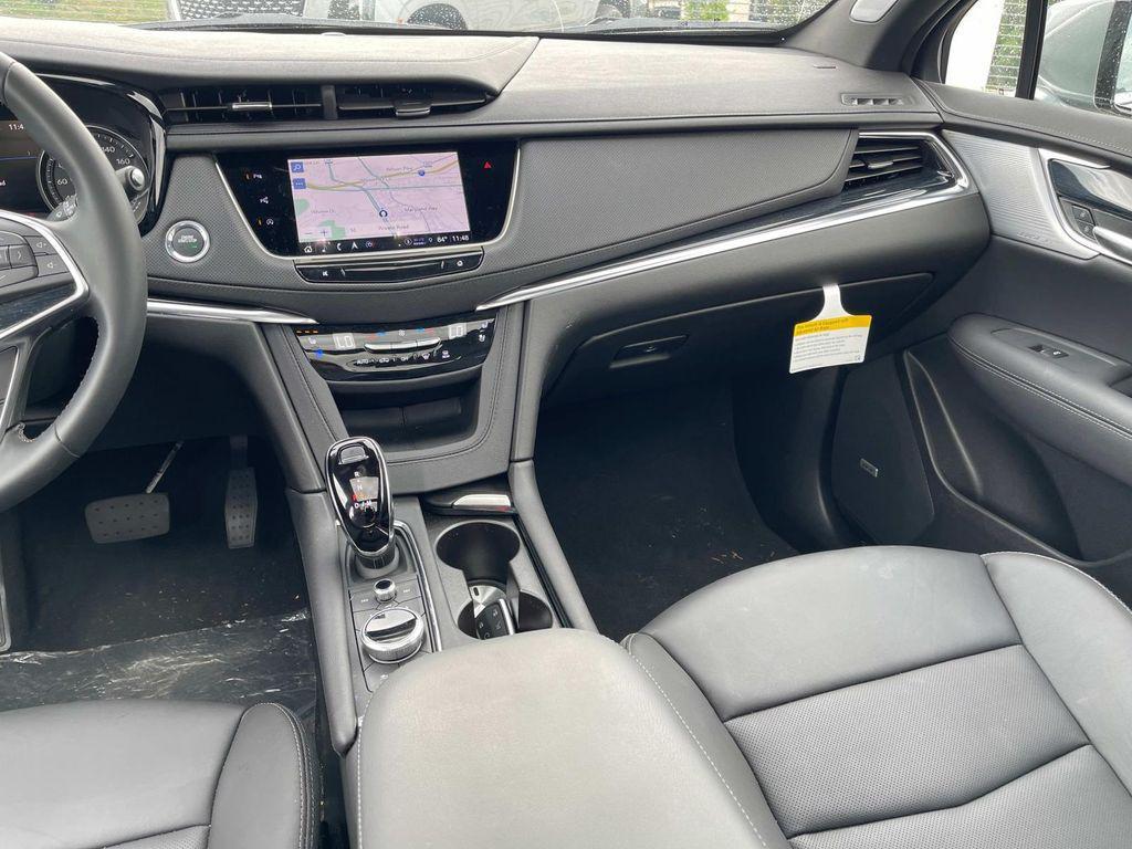 new 2025 Cadillac XT5 car, priced at $57,865