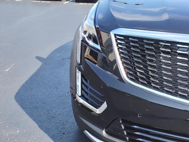 new 2025 Cadillac XT5 car, priced at $53,615