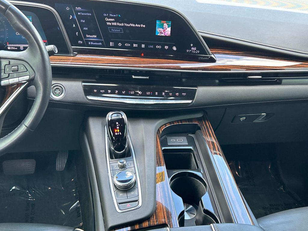 used 2022 Cadillac Escalade ESV car, priced at $59,900