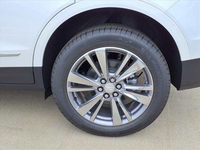 new 2025 Cadillac XT5 car, priced at $57,515