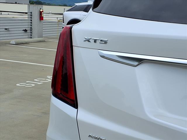 new 2025 Cadillac XT5 car, priced at $57,515