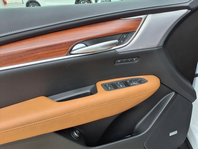 new 2025 Cadillac XT5 car, priced at $57,515