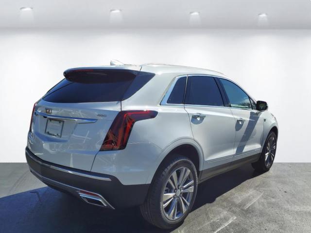 new 2025 Cadillac XT5 car, priced at $54,215