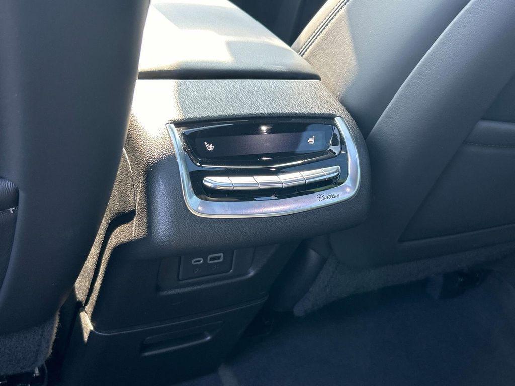 used 2024 Cadillac XT6 car, priced at $52,900